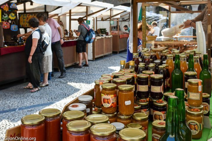 The Ecological and Artisan Market is back