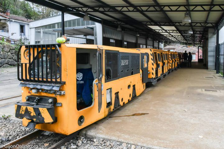 Ride a mining train and discover the depths of a mine!